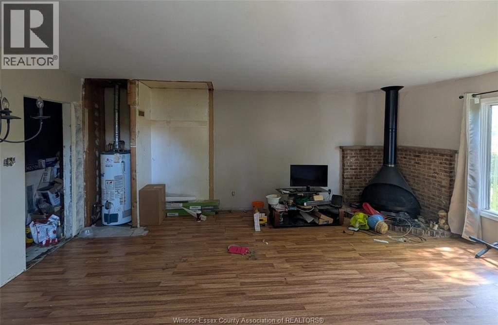 3671 Mulford Court, Windsor — photograph 2