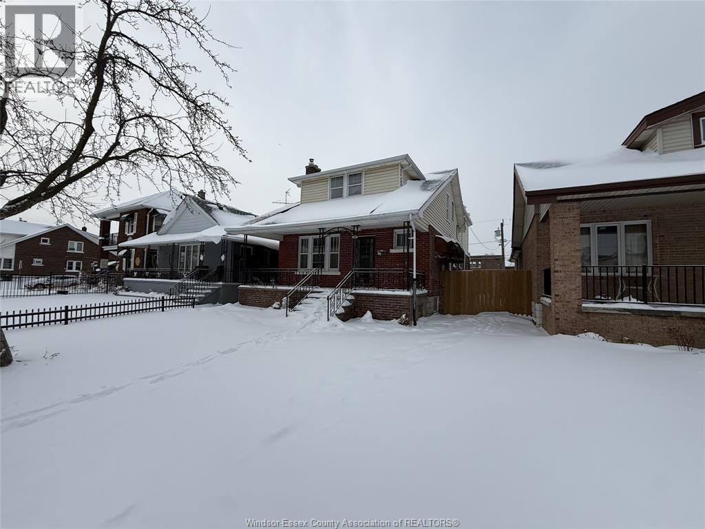 1385 Parent Avenue, Windsor — photograph 2