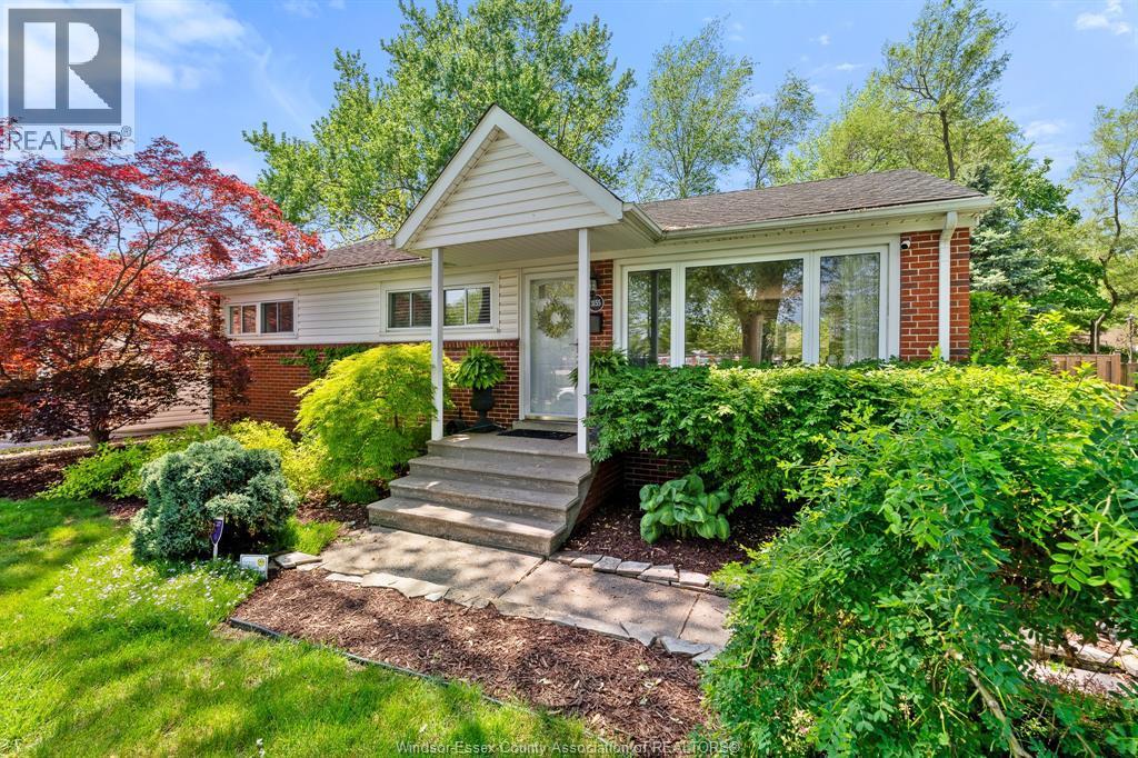 Single Family — 3155 Virginia Park Avenue, Windsor, Ontario