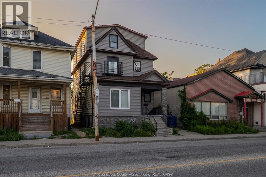 Multi-family — 446 Wyandotte Street, Windsor, Ontario