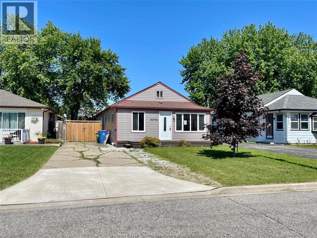 Single Family — 3074 Lloyd George Boulevard, Windsor, Ontario