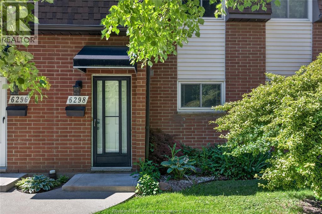 6298 Thornberry Crescent, Windsor — primary photograph