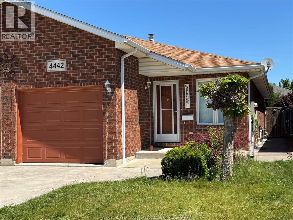 4442 Tumbleweed, Windsor — photograph 2