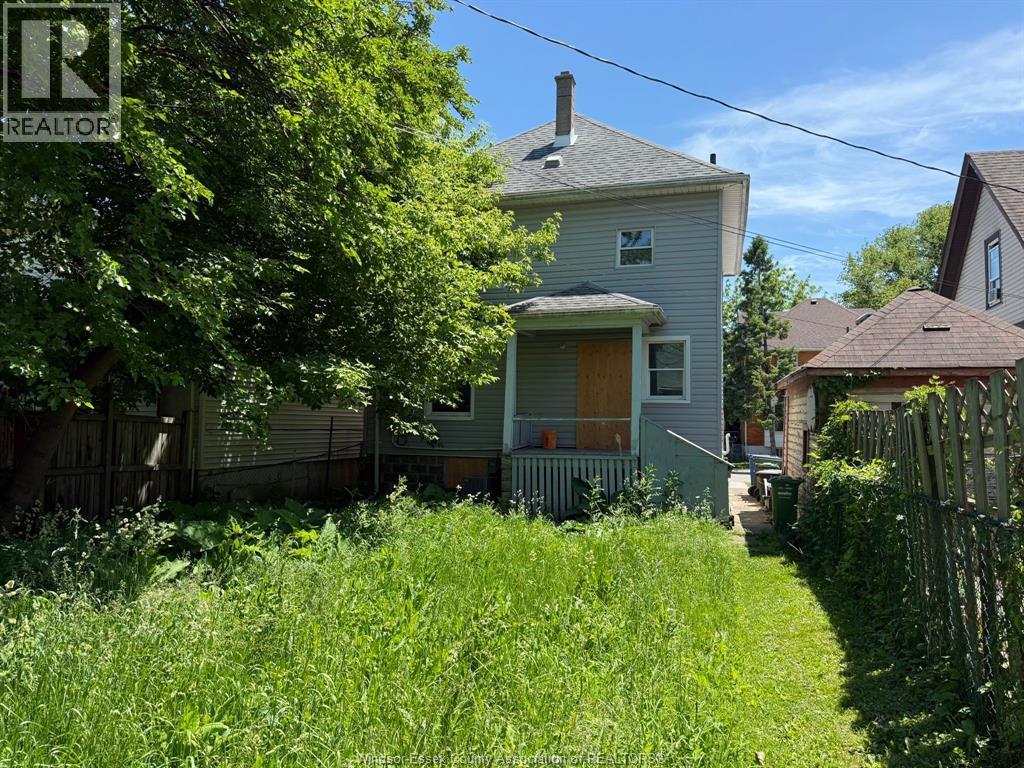 482 Caroline Street, Windsor — photograph 2