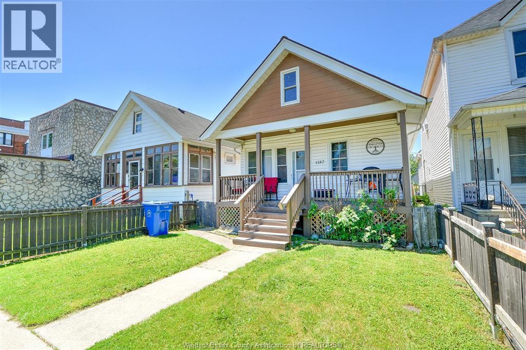 1187 Lincoln Road, Windsor — photograph 3