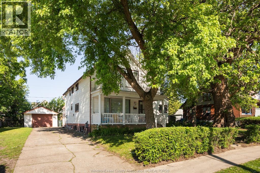 1032 Felix Avenue, Windsor — primary photograph