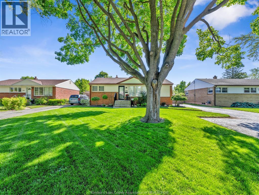 3268 Virginia Park, Windsor — photograph 2