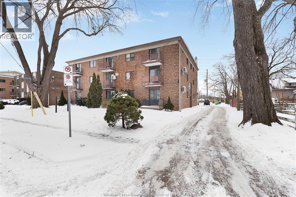 Multi-family — 1655 Rooney Street, Windsor, Ontario