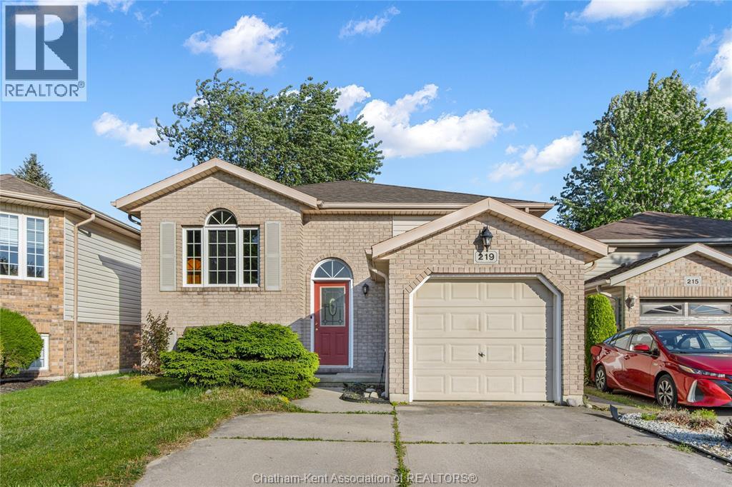 219 Greenfield Lane, Chatham — primary photograph