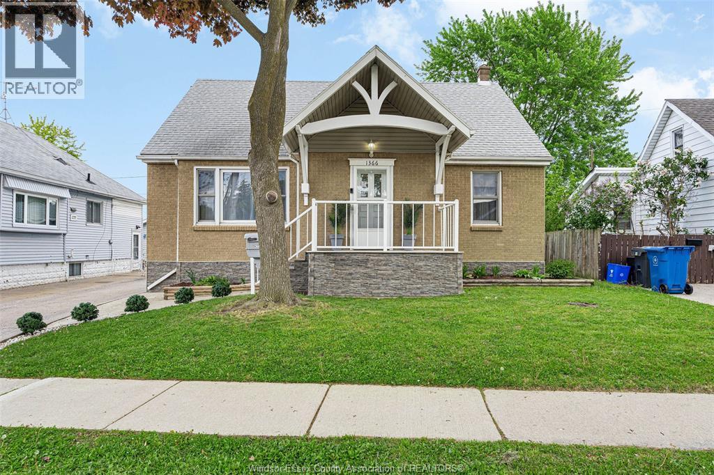 Single Family — 1366 Lillian Avenue, Windsor, Ontario