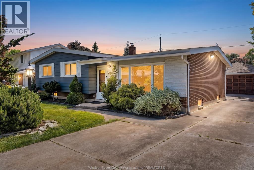 Single Family — 2695 Sierra Drive, Windsor, Ontario
