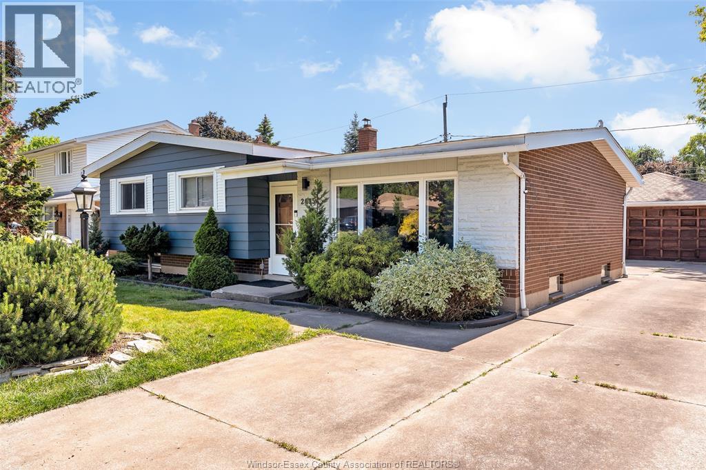 2695 Sierra Drive, Windsor — photograph 2
