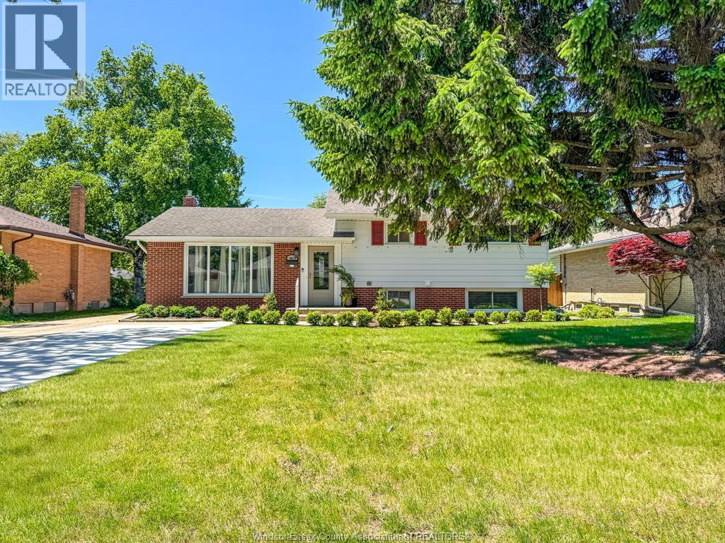 Single Family — 4013 Longfellow, Windsor, Ontario