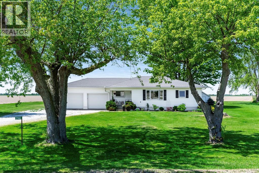 Single Family — 21144 Stevenson Road, Chatham-Kent, Ontario