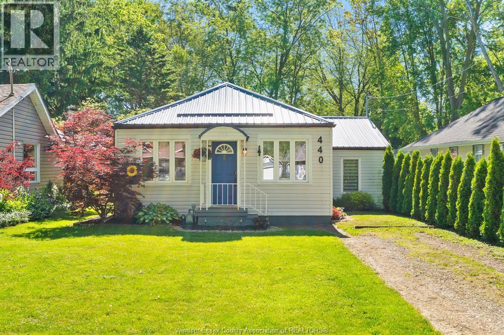 Single Family — 440 Jackson, Harrow, Ontario