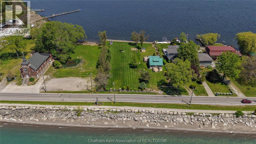 100 Ross Lane, Erieau — photograph 3