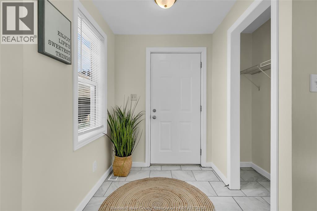 551 Hildegarde Street, Windsor — photograph 3