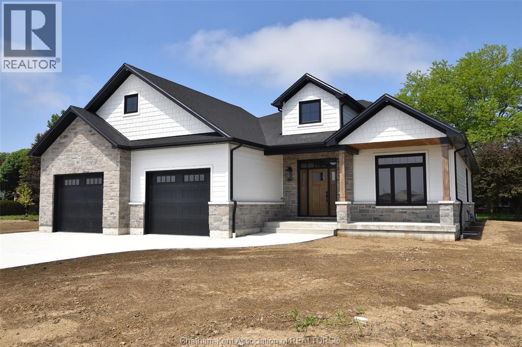 Single Family — 71 Rosewood Crescent, Chatham, Ontario