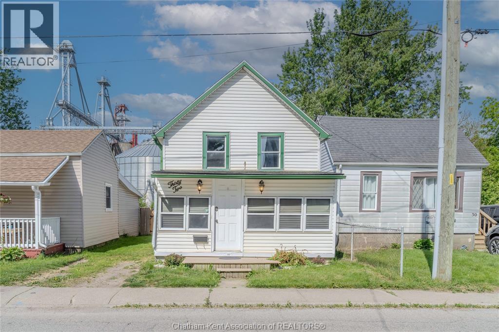 Single Family — 32 Degge Street, Chatham, Ontario
