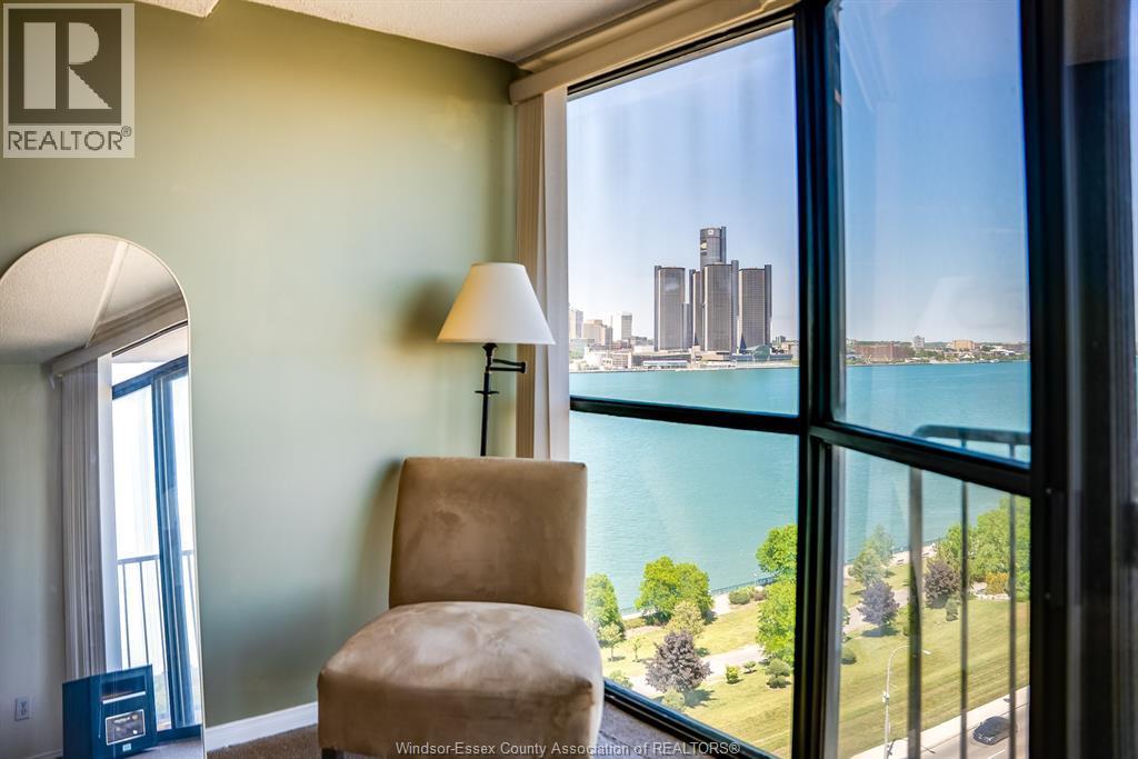 515 Riverside Drive #1303, Windsor — photograph 3