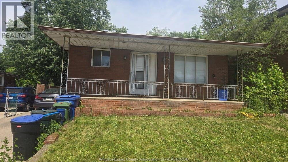 Single Family — 1018 California Avenue, Windsor, Ontario