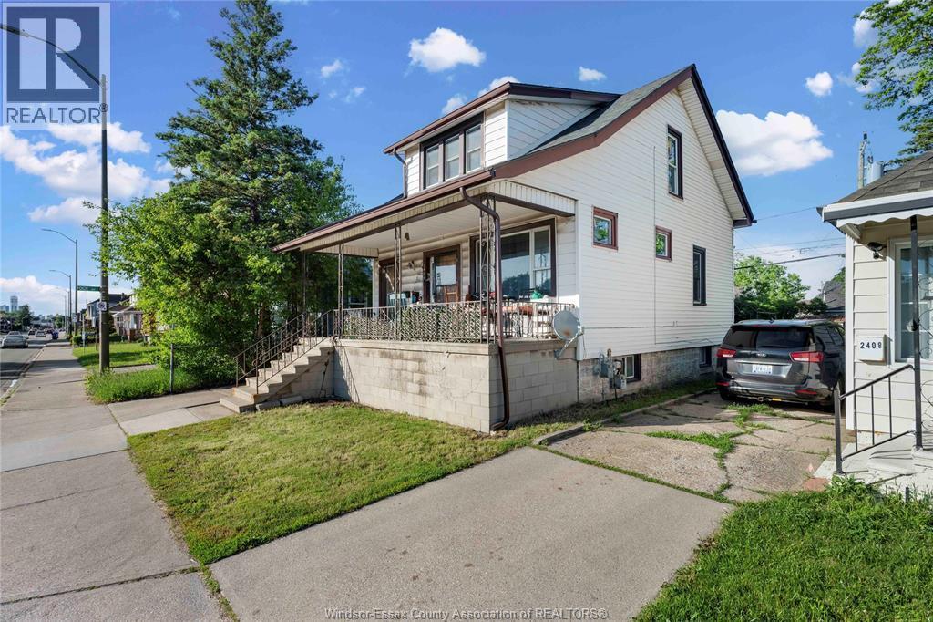 2404 Howard Avenue, Windsor — photograph 2