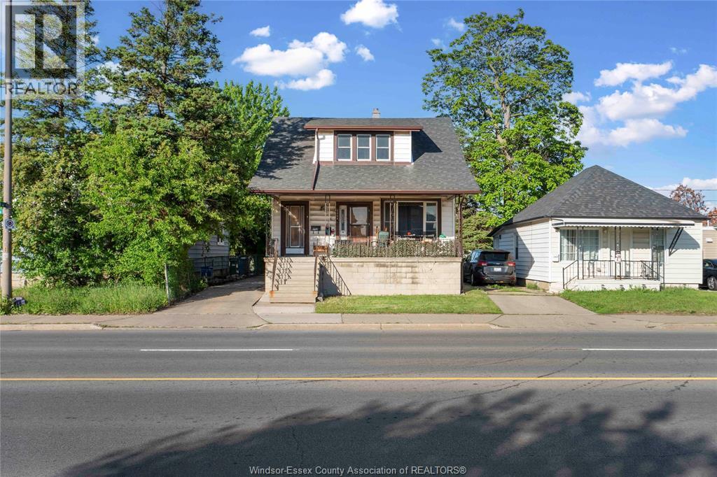 2404 Howard Avenue, Windsor — photograph 3