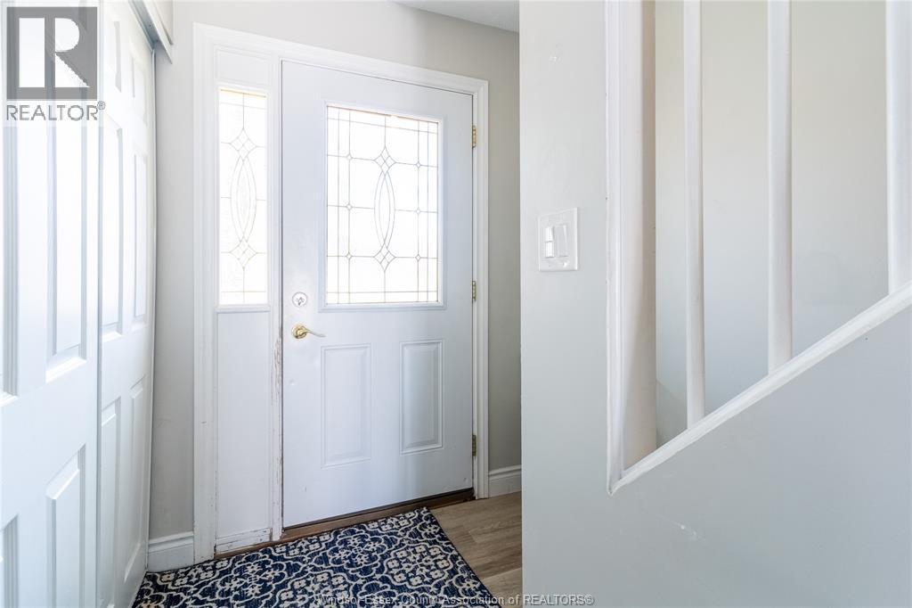 8611 Darlington, Windsor — photograph 3