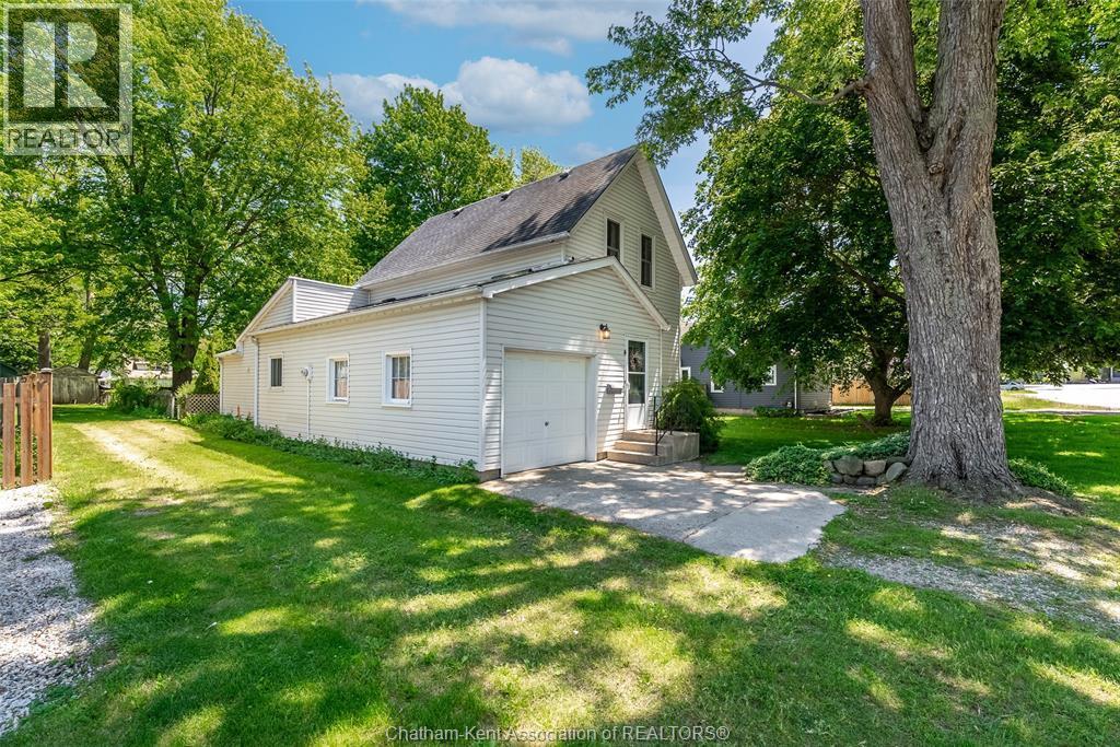 4 Maple Street, Ridgetown — photograph 2