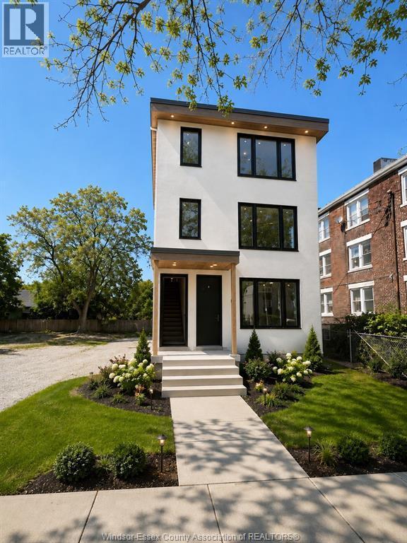 Single Family — 1336 University, Windsor, Ontario