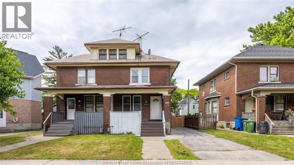737 Piche, Windsor — photograph 2