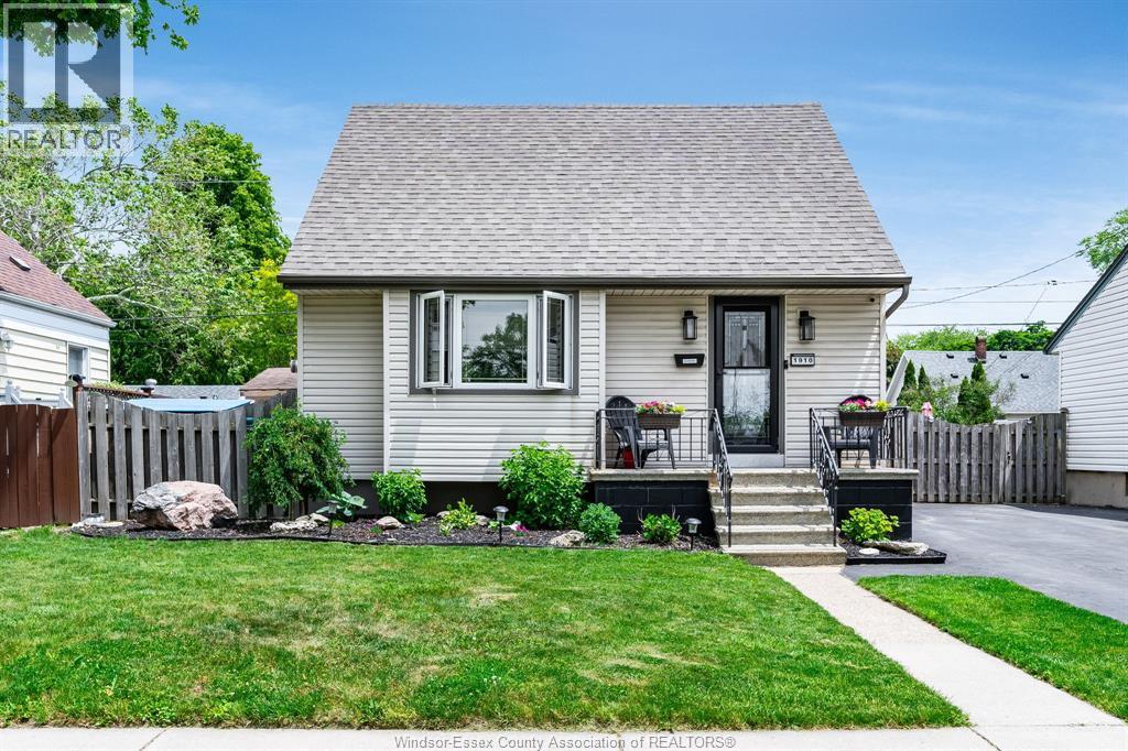 Single Family — 1910 Labadie Road, Windsor, Ontario