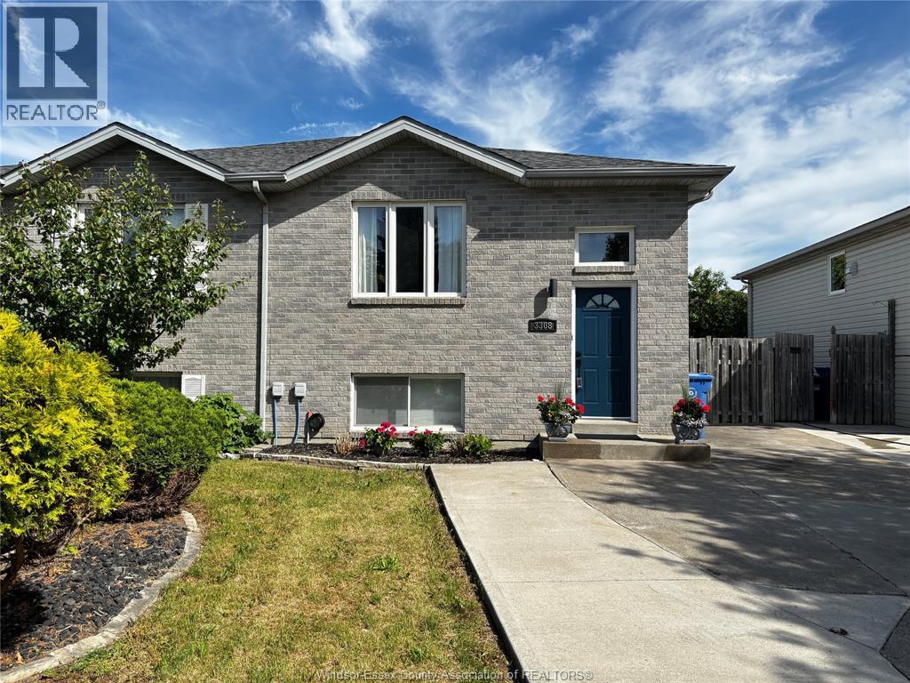 Single Family — 3308 Candlewood Crescent, Windsor, Ontario