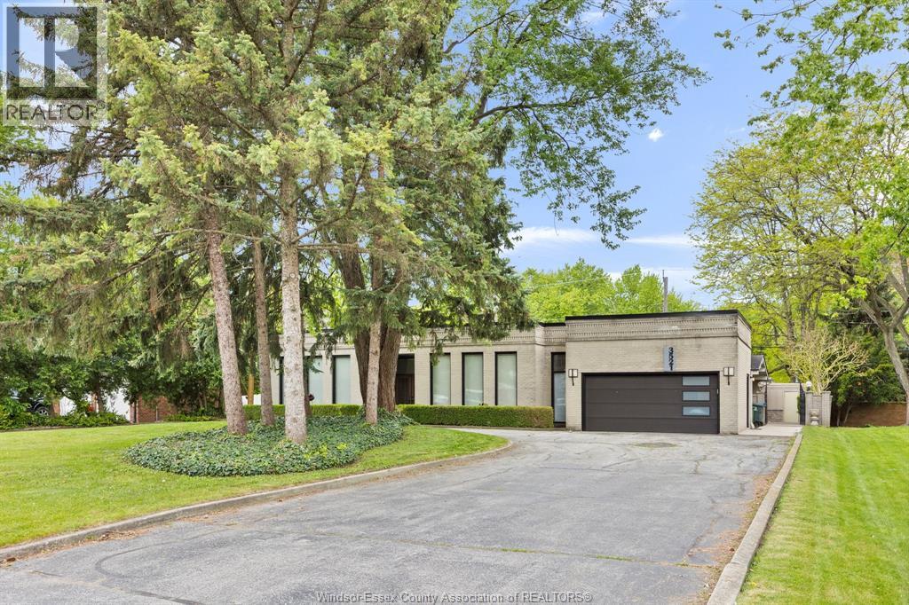Single Family — 3521 Ouellette, Windsor, Ontario