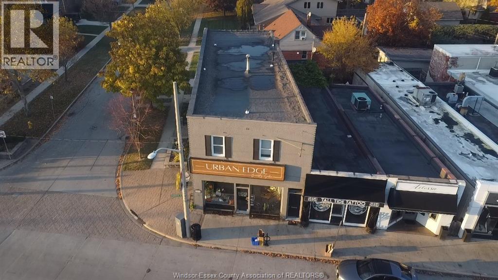 5858 Wyandotte Street, Windsor — photograph 2