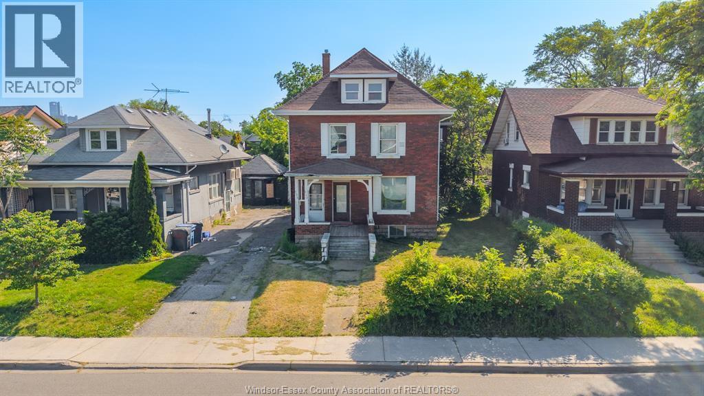 540 Campbell Avenue, Windsor — photograph 2