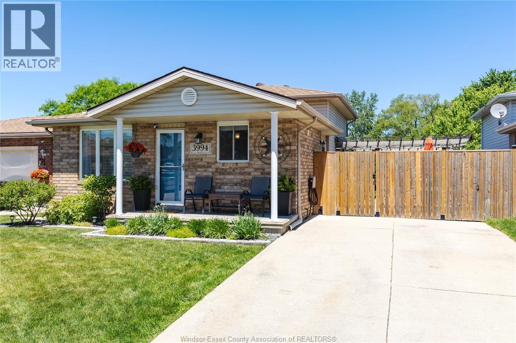 Single Family — 3994 Maple Leaf, Windsor, Ontario