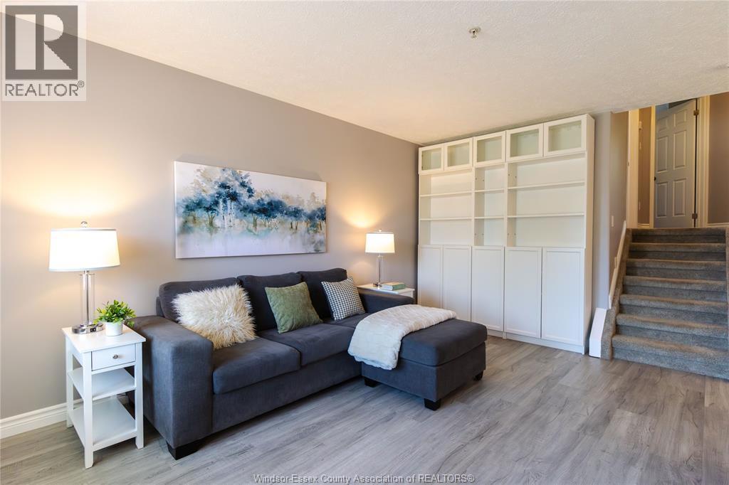 3994 Maple Leaf, Windsor — photograph 3