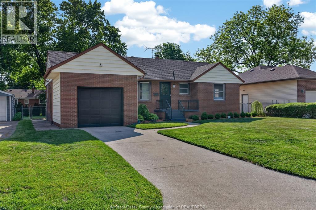 3120 Academy Drive, Windsor — photograph 3