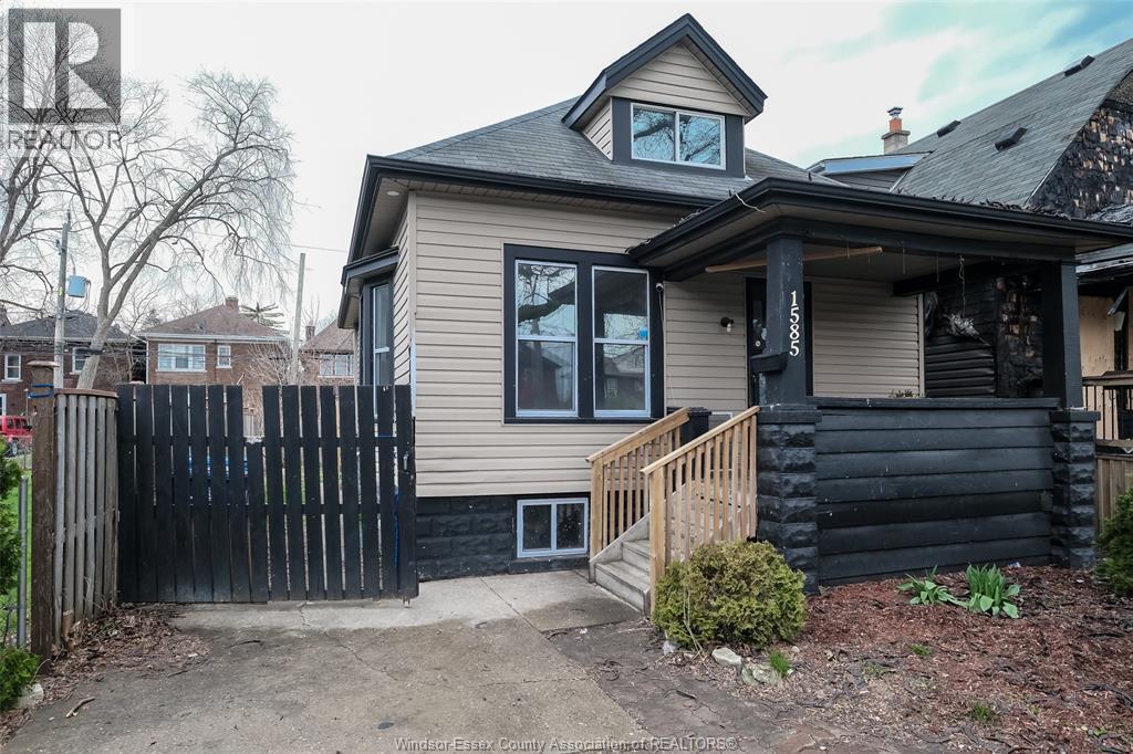 Single Family — 1585 Pelissier, Windsor, Ontario