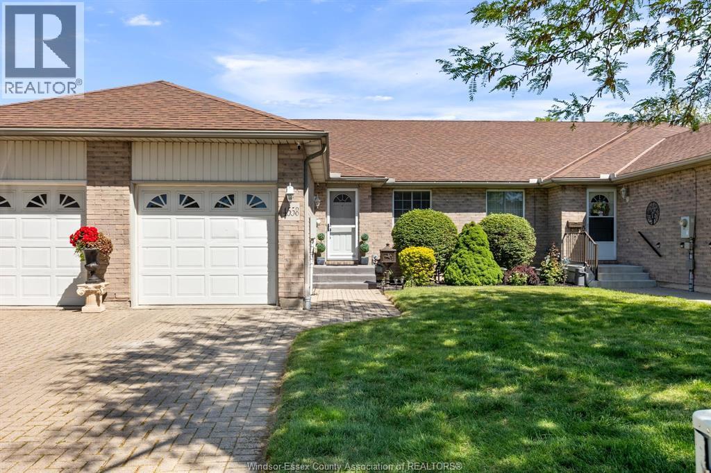 4558 Gapam Court, Windsor — photograph 2