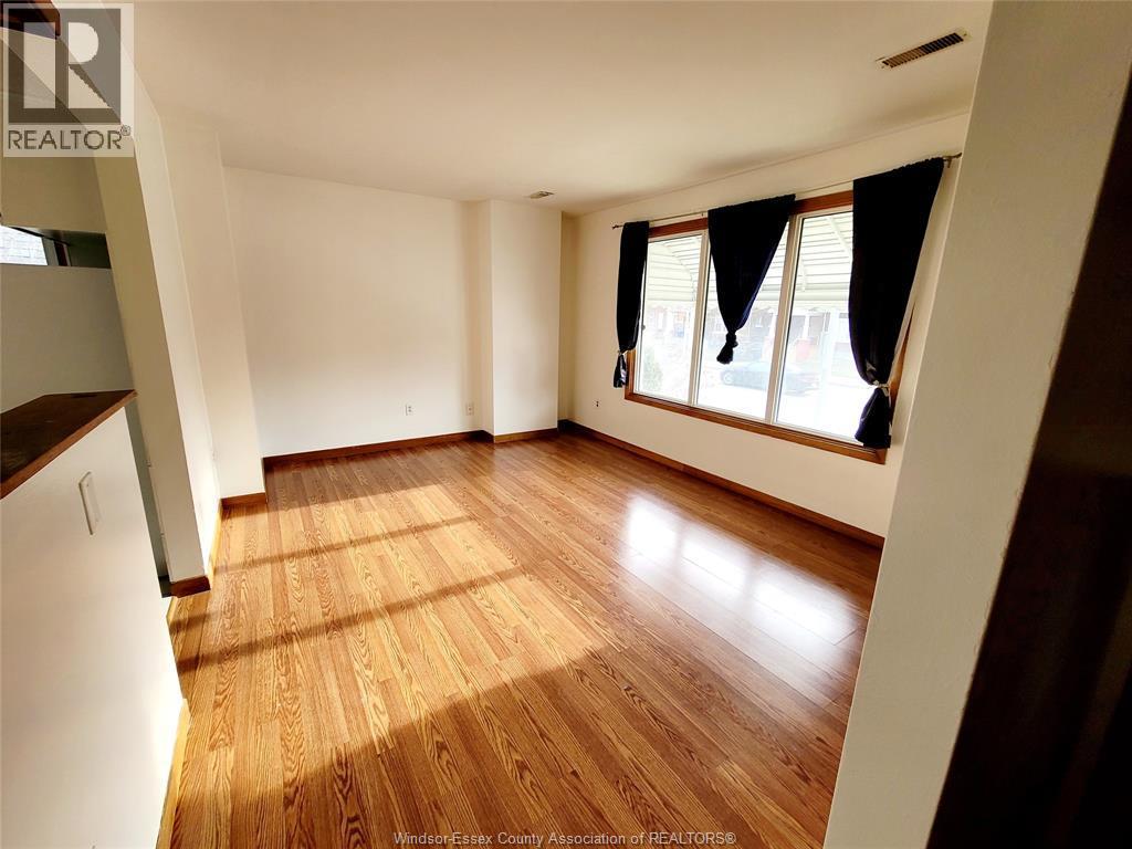 2240 Howard Avenue #UPPER, Windsor — photograph 2