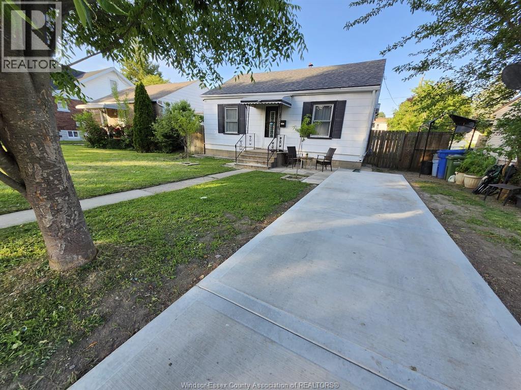 Single Family — 1456 Elsmere, Windsor, Ontario