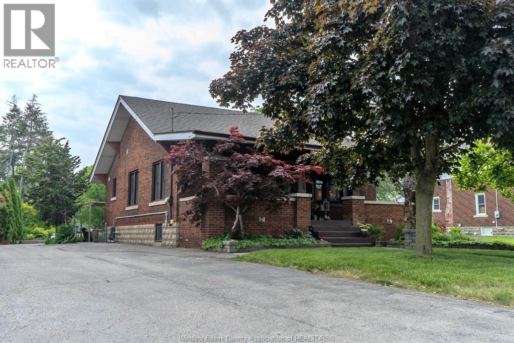 1610 Front Road, LaSalle — photograph 2