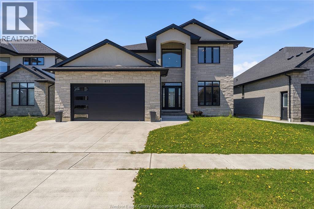 875 Magnolia Lane, Sarnia — primary photograph