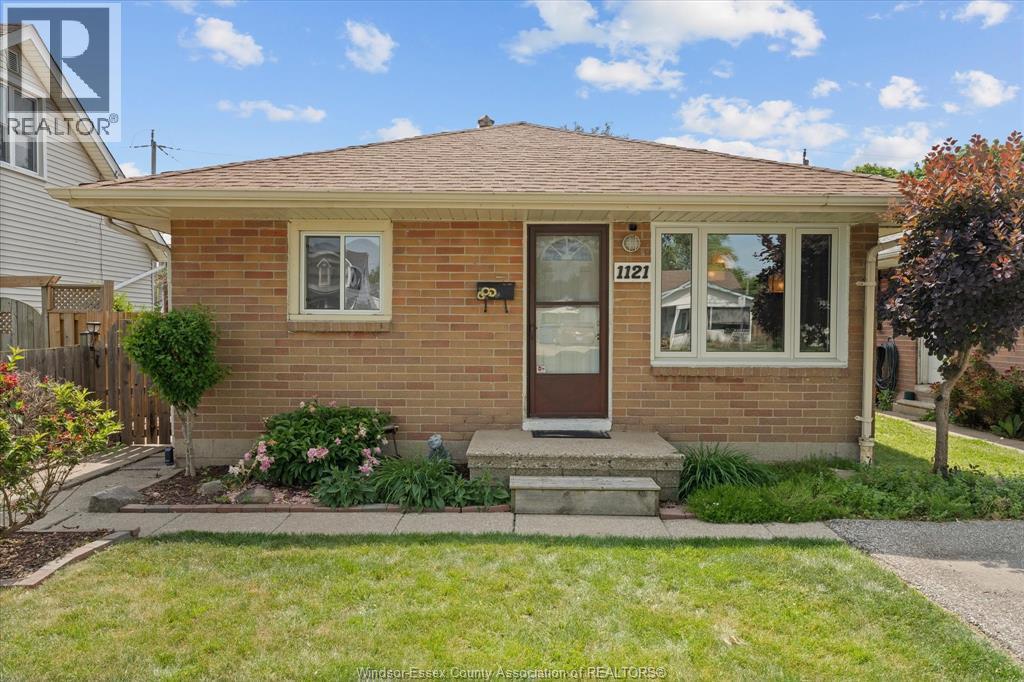 Single Family — 1121 Partington, Windsor, Ontario