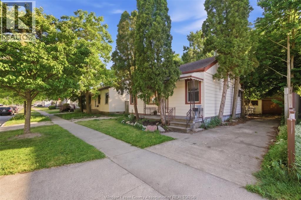 Single Family — 2209 Forest, Windsor, Ontario