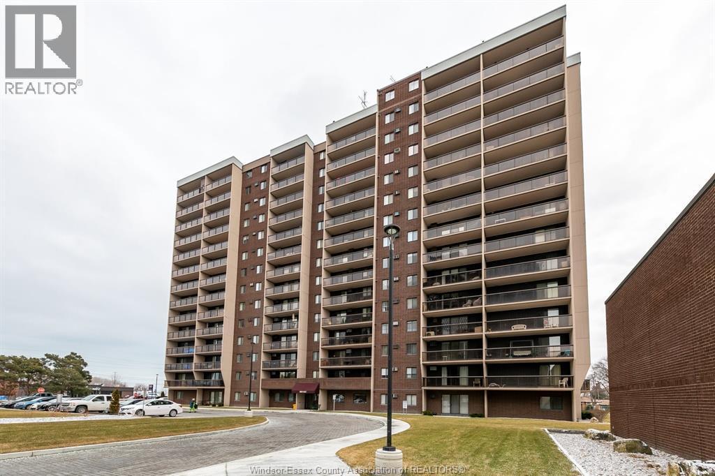 1-bedroom Single Family at 9099 Riverside Drive #108E, Windsor — photograph 2