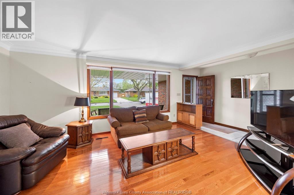 1565 Roxborough, Windsor — photograph 3