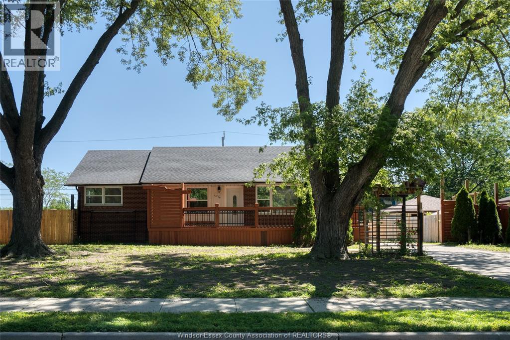 3310 Rankin Avenue, Windsor — primary photograph